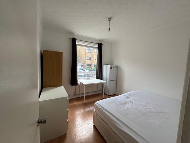 Nice DBL Room| 5-10 min to Bethnal Grn/Whitechapel Main Photo