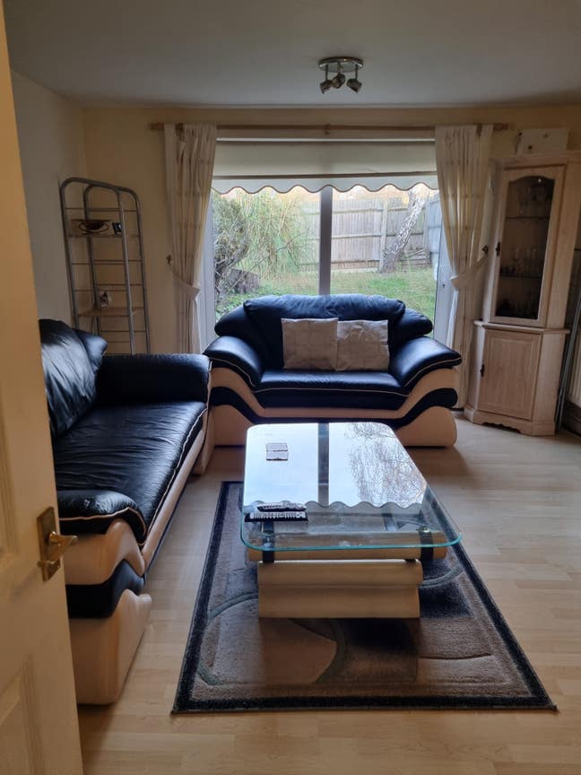 Double Room in a 2 Bed House for Rent SE3 area Main Photo