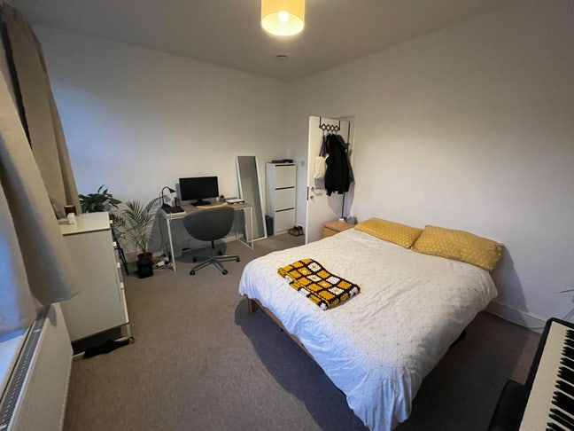 LGTBQ+  quiet household share in Stratford E15 Main Photo