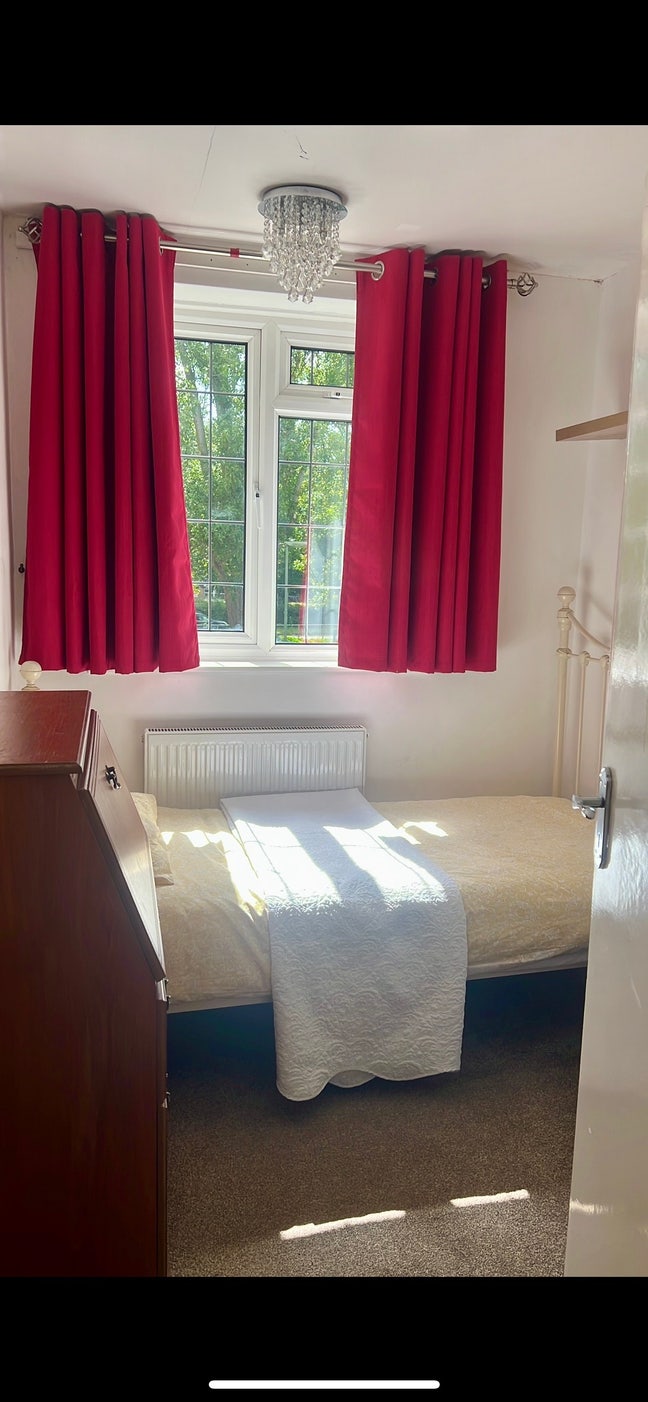 Single Room Main Photo