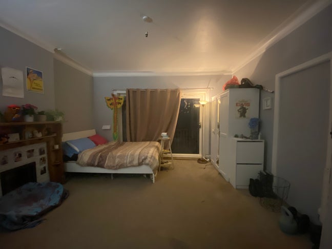 Double room with balcony to rent  Main Photo