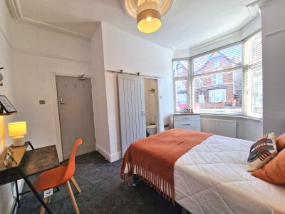 ** Studio & En Suites Edgbaston - No Bills to Pay! Main Photo