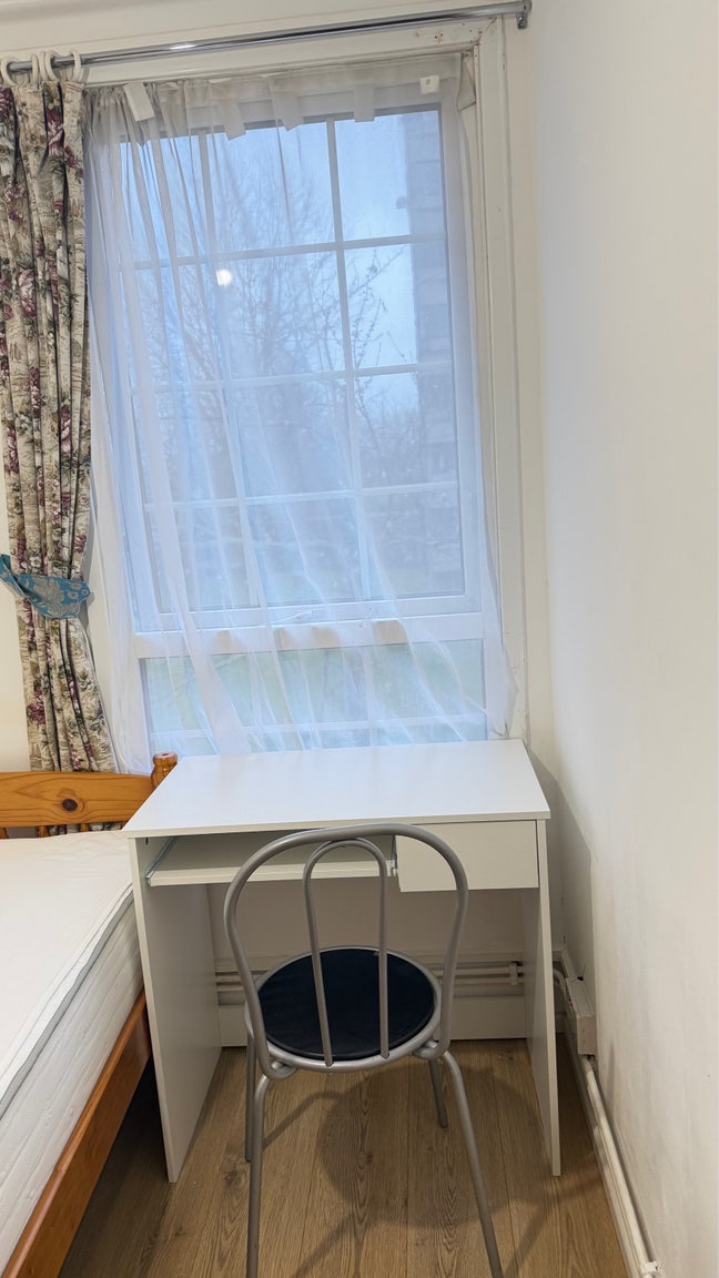 One new renovation single room to let Main Photo