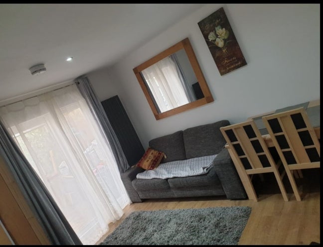 Large DOUBLE room, bills incl. No deposit Main Photo