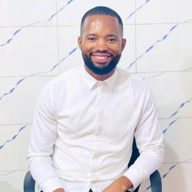 Professional Male seeks a single or double room Main Photo