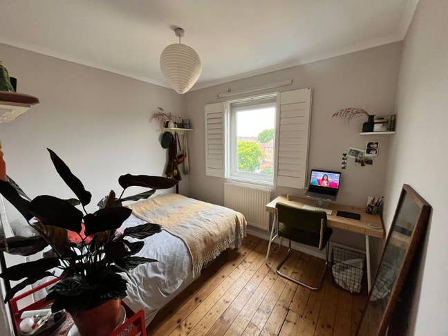 Cute room in Homerton home Main Photo