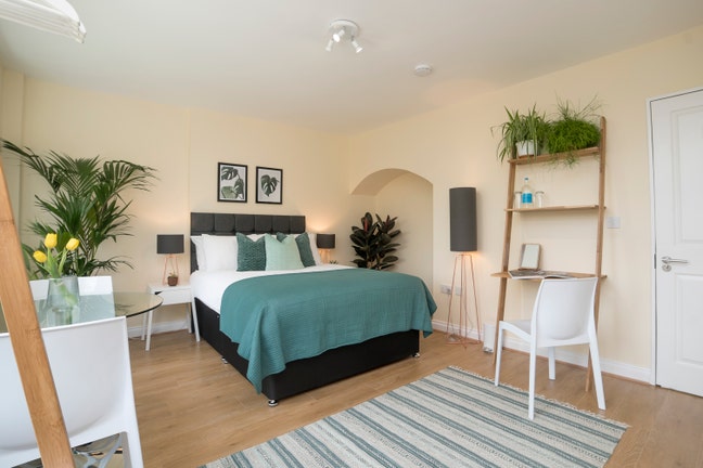 3 Beautiful Furnished Rooms In Swiss Cottage Main Photo