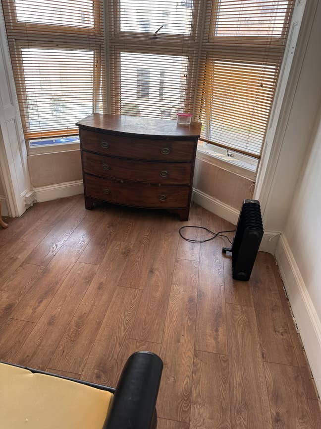 Large double room available ready NOW! Main Photo