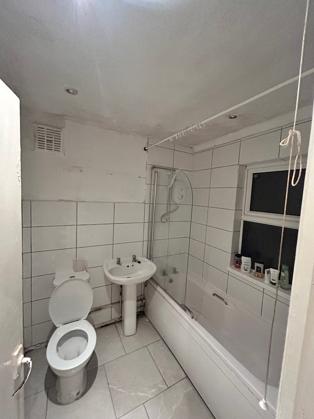 King size room  Main Photo