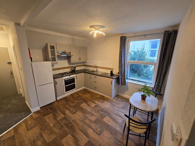 Self Contain Apartment within Larger House Main Photo