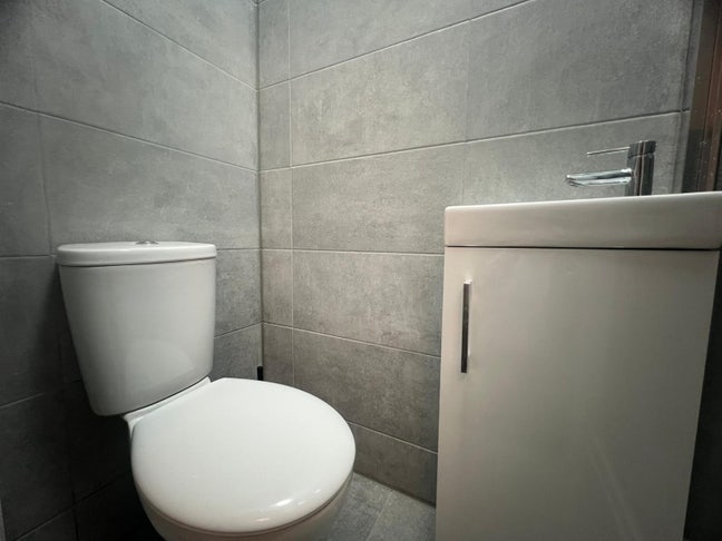 Beautiful new all en-suite HMO - 5 minutes to town Main Photo