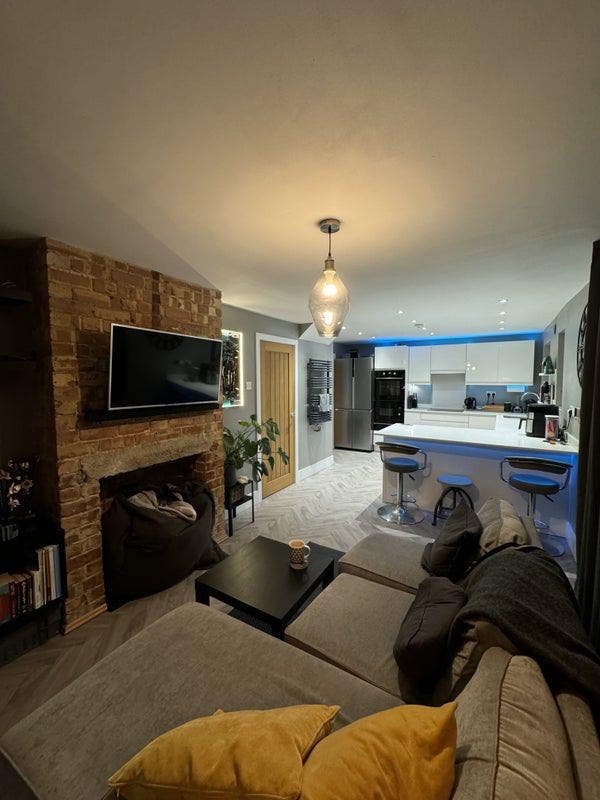 Bright Double room BS34 - Great Transport Links Main Photo