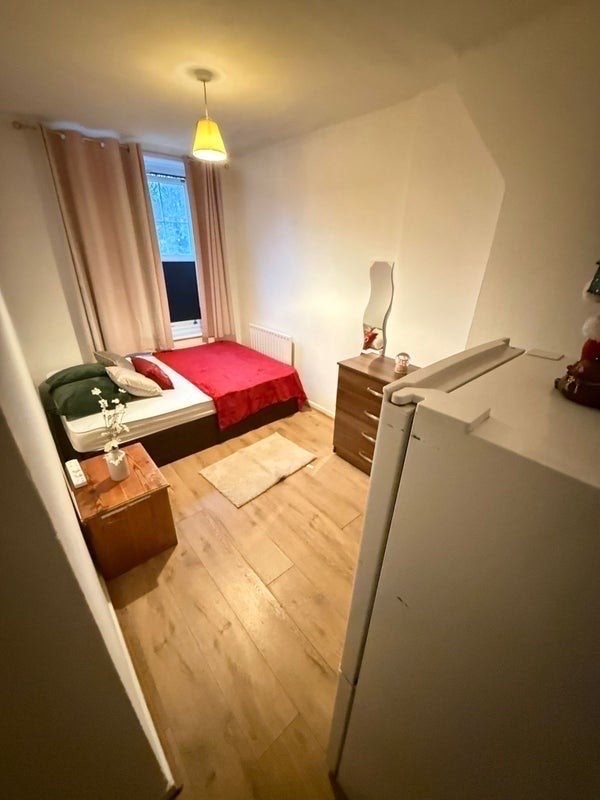 ✨ 🛏️ Double Room to Let in - Oval Main Photo
