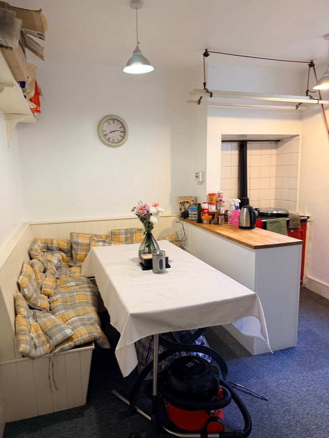 Looking preferably for a female flatmate  Main Photo