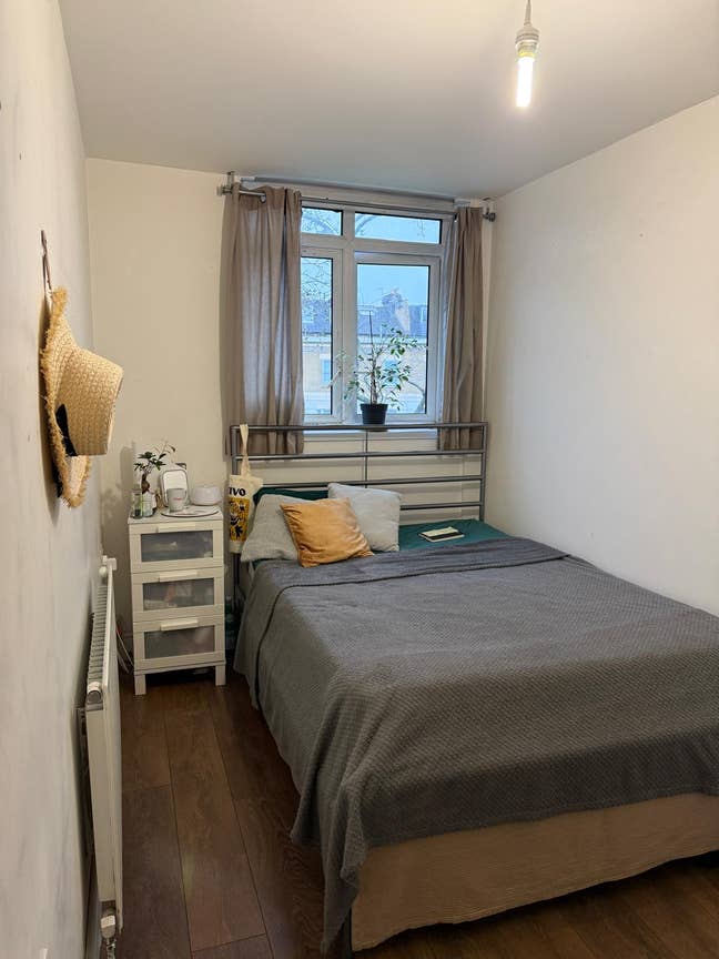 Spacious double room available in a great location Main Photo