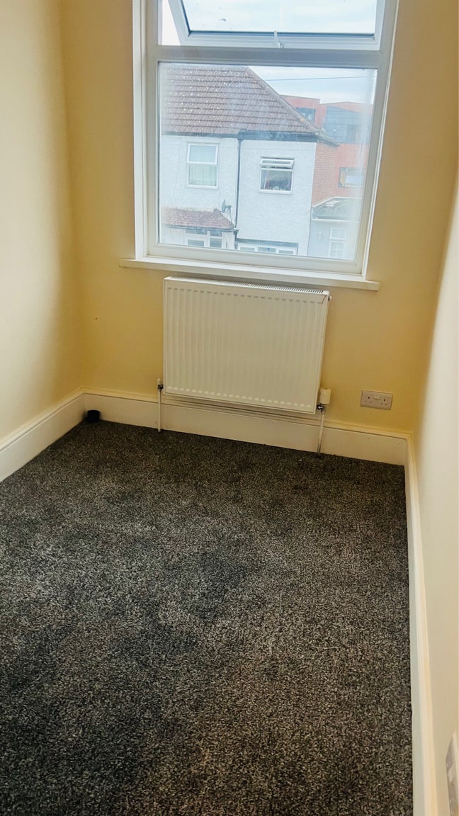 Short term double room and single room  Main Photo