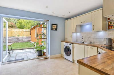 Bright Double Room in Modern House: all bills inc Main Photo