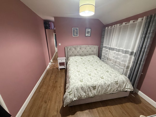 Clean rooms in Becontree station Main Photo