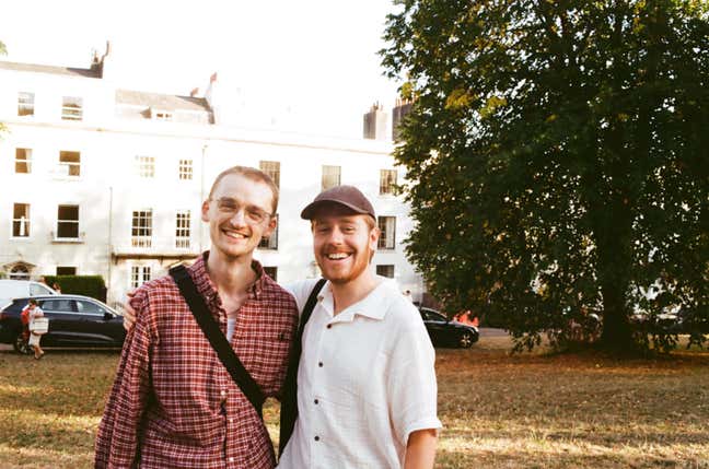 Young professional looking for room in Clifton Main Photo