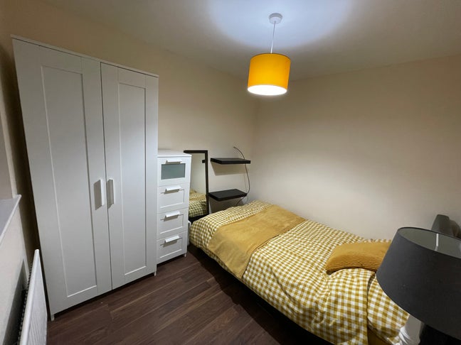 Furnished Double room in Burbage, parking Main Photo