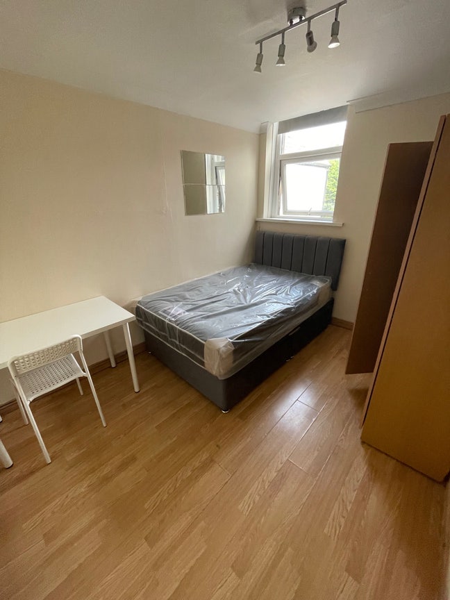 All professional house share - BILLS INC Main Photo