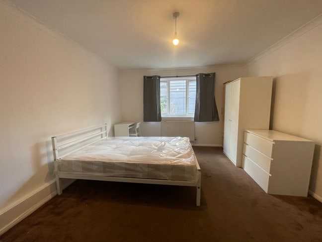 4 Spacious Double Room near Aldgate East Main Photo