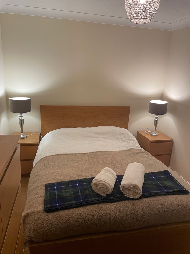 Fully furnished spacious double bedroom Main Photo