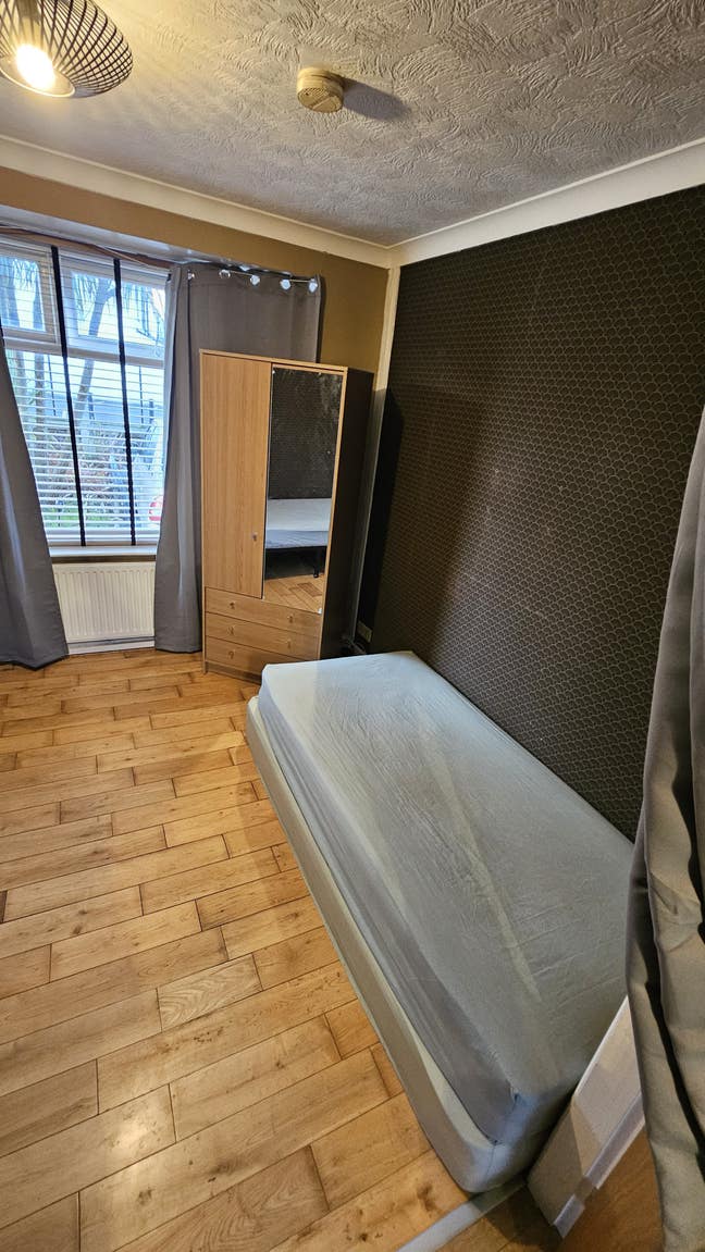 Single seat for female  Main Photo