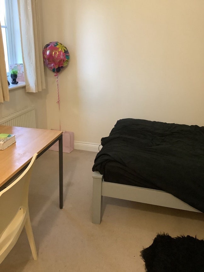 Room Available in Reading  Main Photo