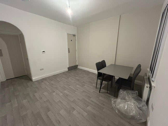 5 Bedroom Supported Accommodation in Walsall Main Photo