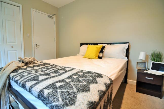 2 En-suite room, great location (AS) Main Photo