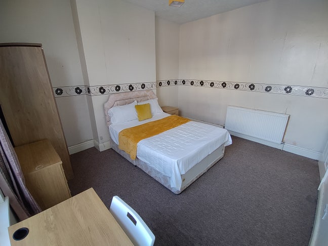 A Large Double Beds HOUSE Nr West Brom.Town Centre Main Photo