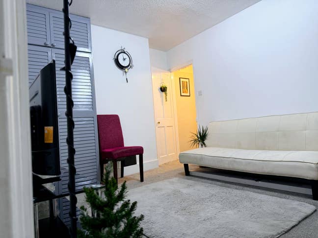 Sharing rooms available in chatham Main Photo