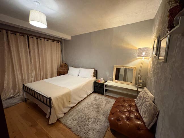 Mind Blowing Room in Luxury Flat Main Photo