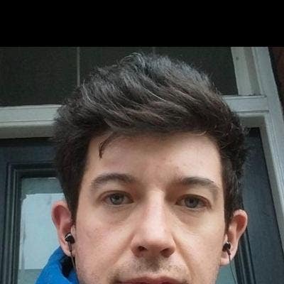 Professional looking for a social home Main Photo