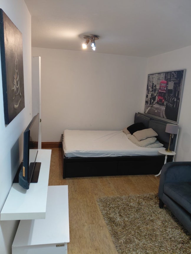 1 double room available in Paddington Main Photo