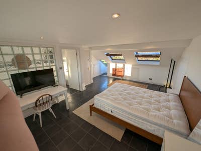 3 month let. Large Double Loft Room with Ensuite Main Photo
