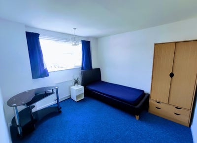 Large Single Room area CB4 Main Photo