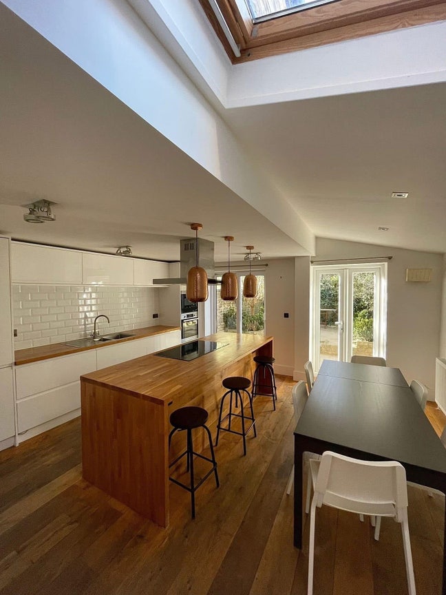 Huge double room available in Clapham from feb  Main Photo