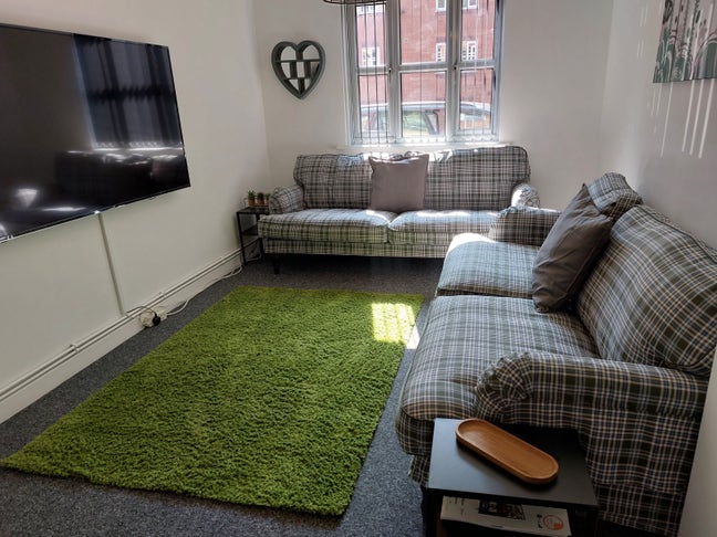 Double Bed Room Available  Main Photo