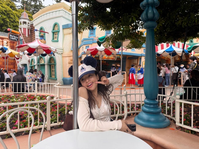 Seeking for room with LAN port / Professional Main Photo