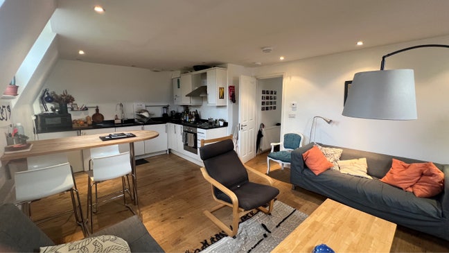 Double Ensuite Bedroom in Camden Town Main Photo