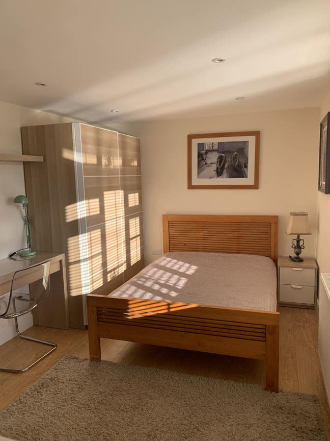 Self contained studio 4min from station  Main Photo