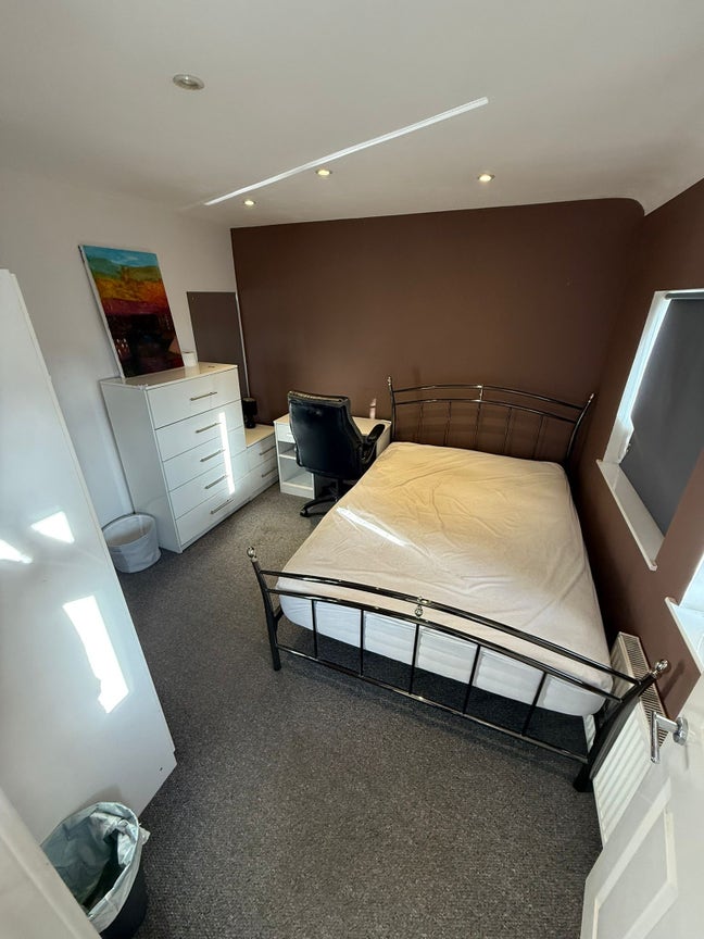 Double room to rent  Main Photo