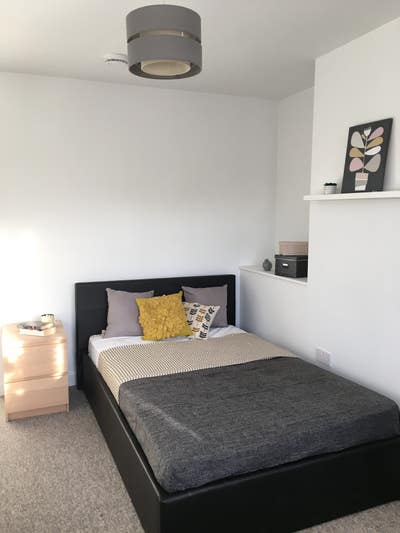 Ensuite & DBL PRIME Elzbth Station & ✈️ *Free Rent  Main Photo