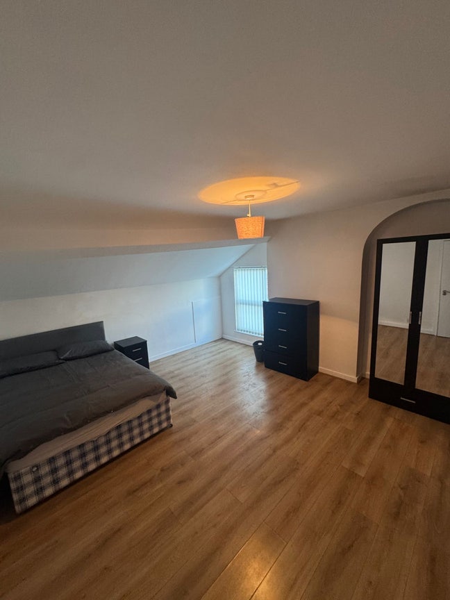  6  Bedroom  house  Main Photo