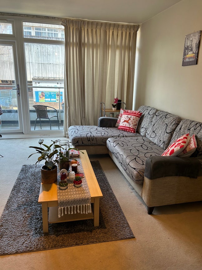 Beautiful room in Clapman Junction  Main Photo