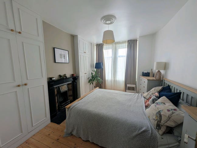 Large double room in mostly vacant flat  Main Photo