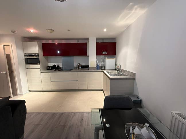 Modern One Bed Flat with Great Views of the Excel  Main Photo