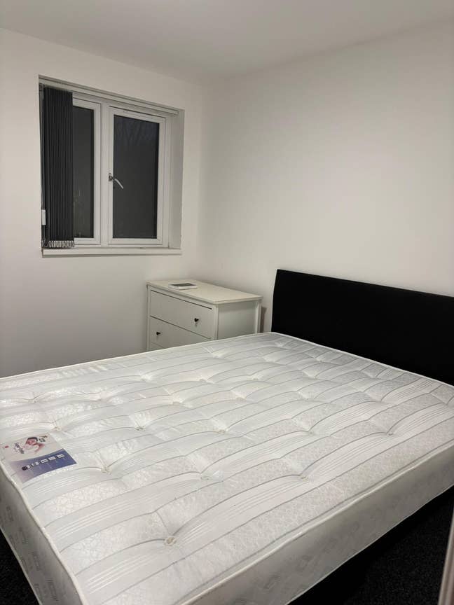 Clean and spacious property near to transport link Main Photo